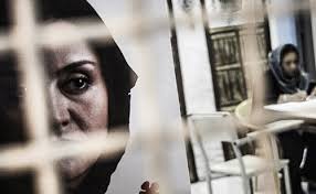 بررسی عوامل جامعه شناختی ارتکاب جرائم دربین زنان زندانی
